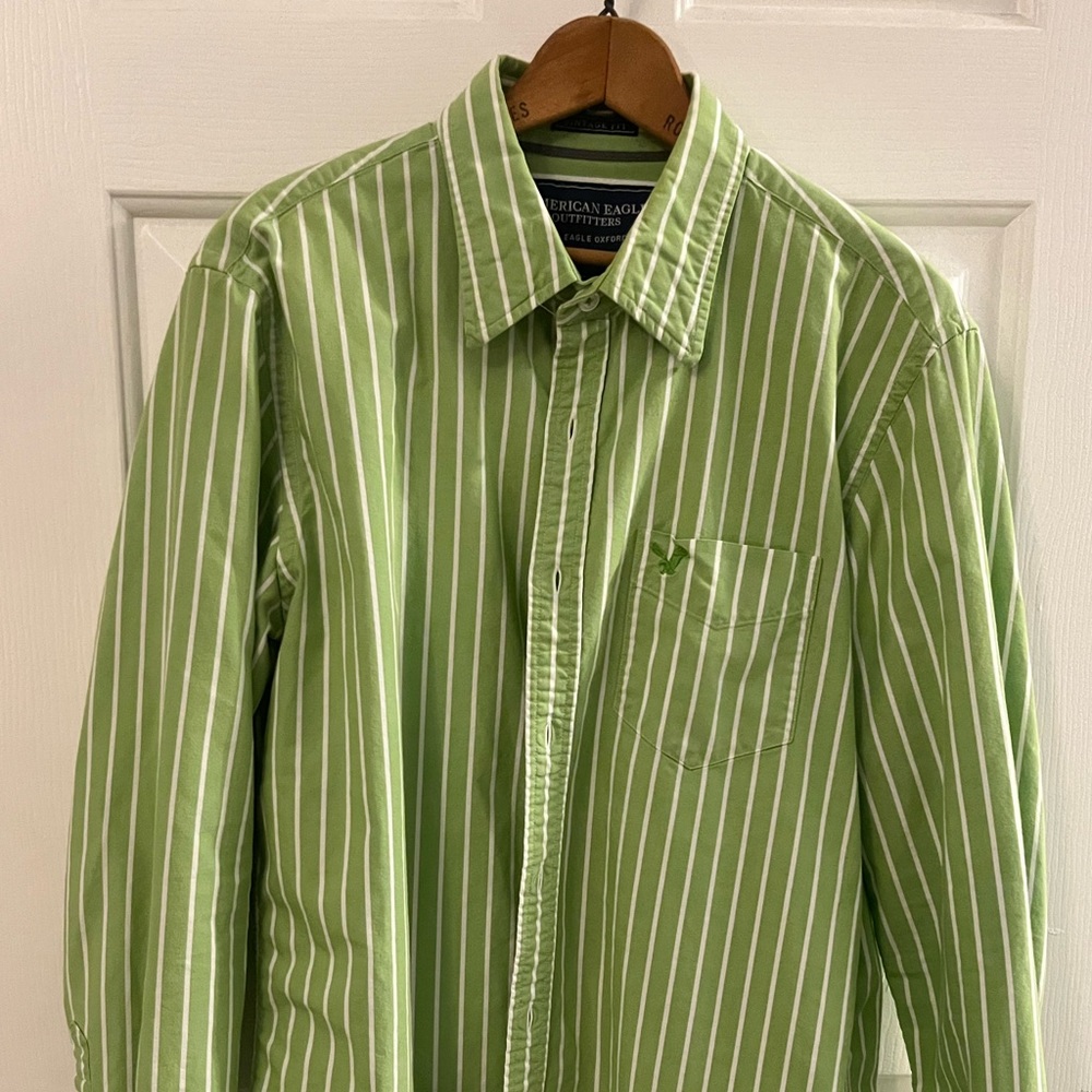 American Eagle Men’s Button down Collared Shirt